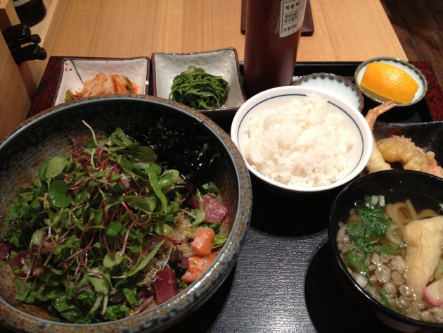 2013年5月に食べた刺身サラダ飯定食